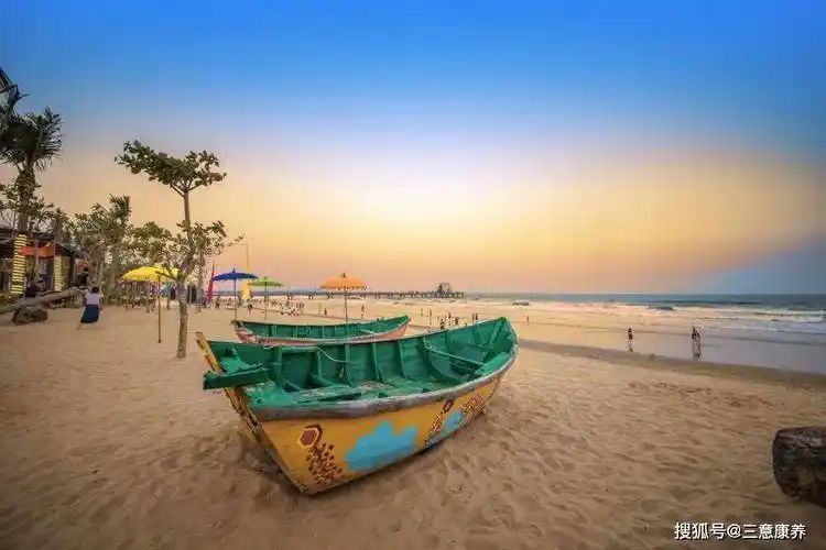 于中国大陆最南端雷州半岛湛江吴川鼎龙湾国际旅游度假区@鼎龙湾 海边