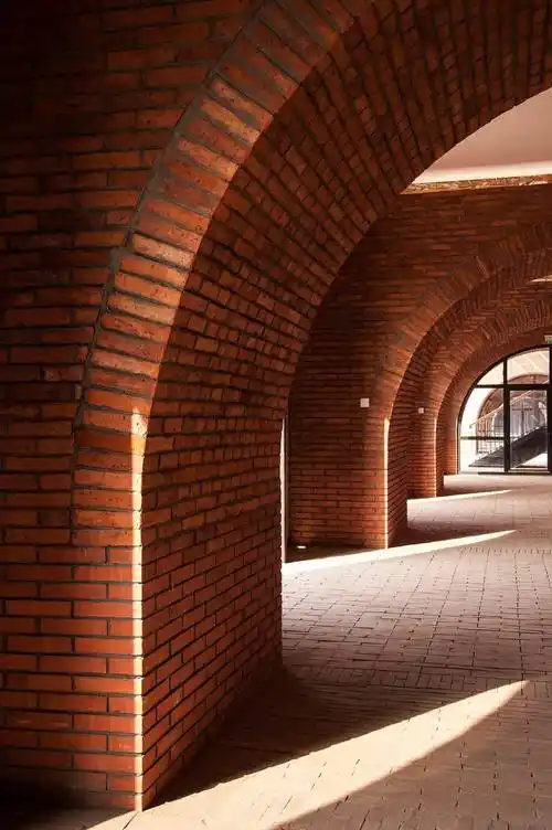 红砖如何设计出高级感?_建筑_性能_材料