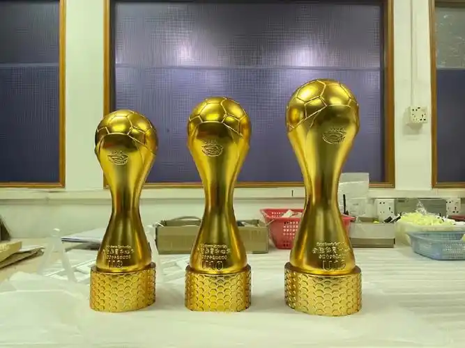 3d打印电镀哑光金足球奖杯细节满满
