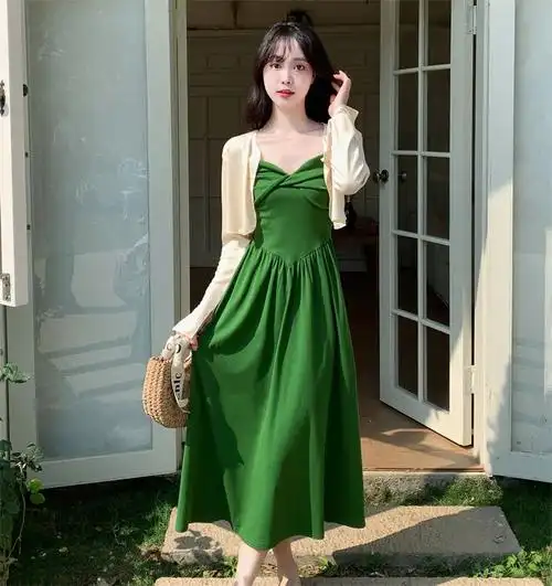 墨绿色连衣裙大码女装洋气小众复古法式气质设计感吊带连衣裙套装