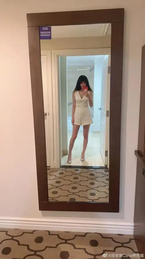 coral"烤肉姐"陆垠箐,是espn前方记者,她的提问专业犀利,"烤肉姐"的