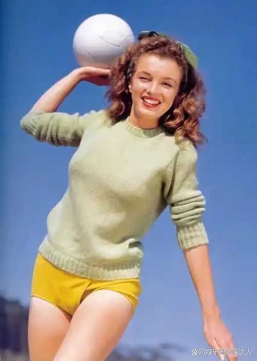 美国两大顶级性感女神:玛丽莲·梦露,亚历珊德拉·达达里奥