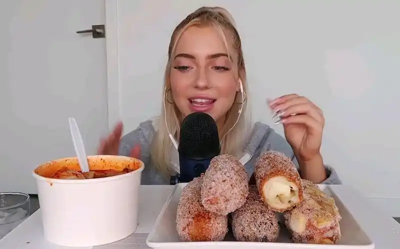 【katherine rose】玉米热狗 辣年糕