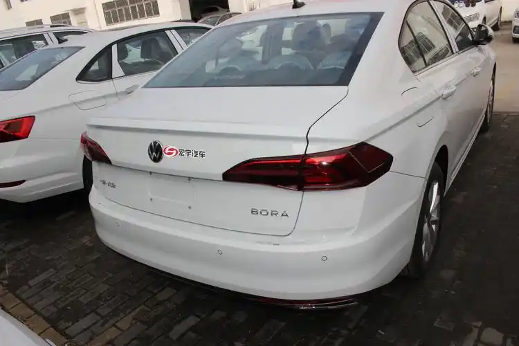 2021款大众宝来到店实拍极地白很大气新增12t发动机