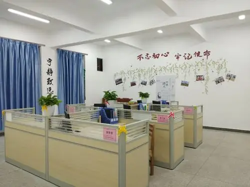 东岸最美办公时光——初中部"最美办公室"评比活动