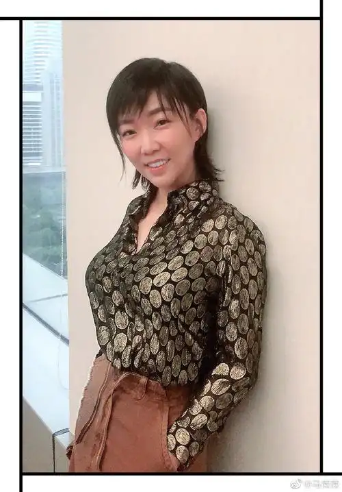 马薇薇还有人关注吗?她写小作文回应看乐队表演照片的事了