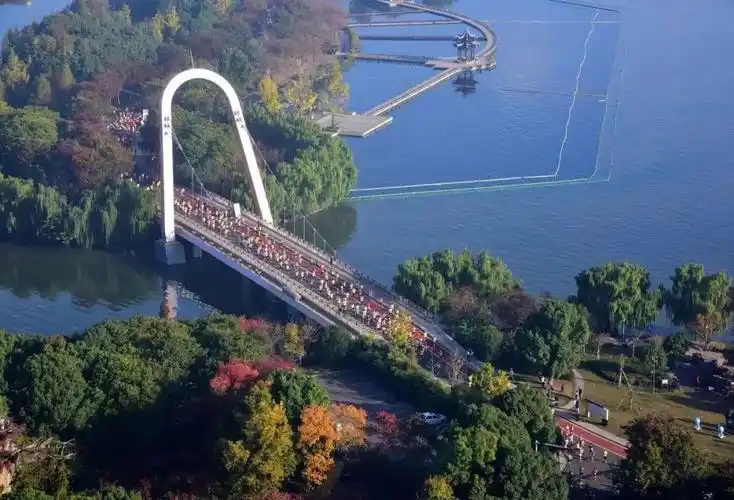 【公告】11月26日绍兴马拉松赛开赛,鲁迅故里届时暂停开放