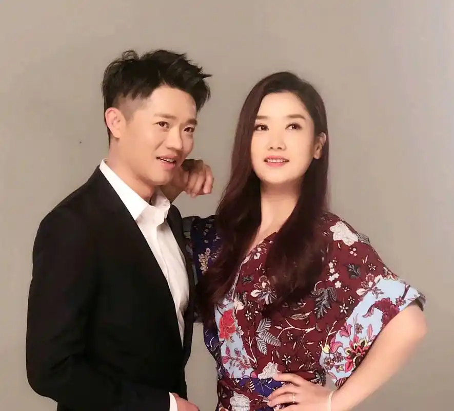 传奇歌手组合默契搭档23年,如今一个年入千万,一个负债累累?