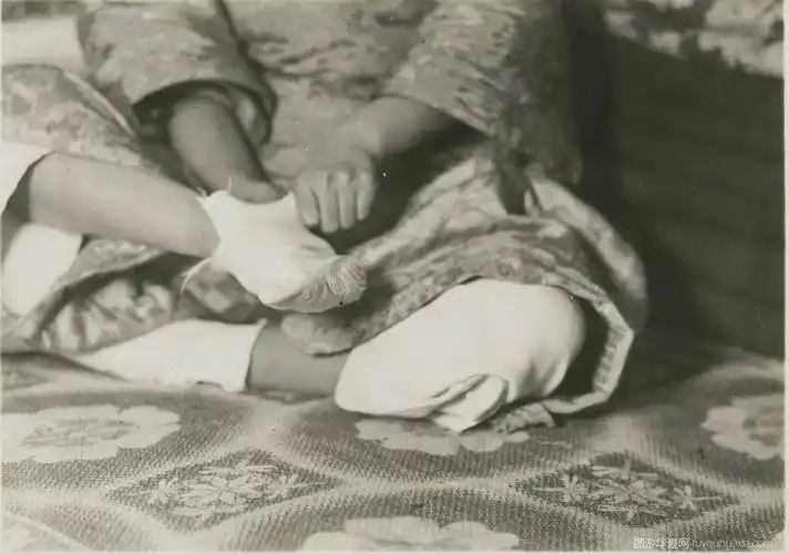 旧中国的女子缠足