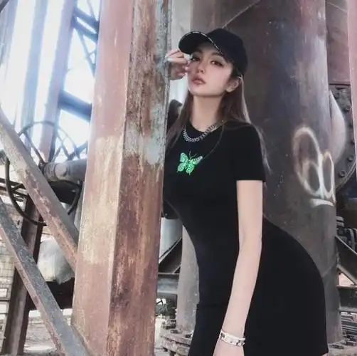 周扬青分手后晒照,纹身戒指好吸睛,离开罗志祥后瘦出新高度