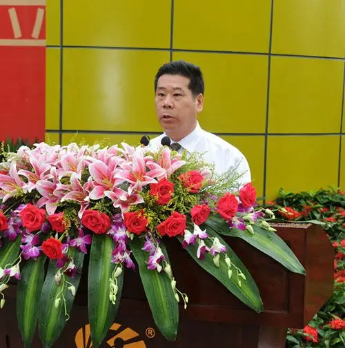普宁市人民政府市长胡焕华讲话马总强调:"继承发展中医药事业是历史