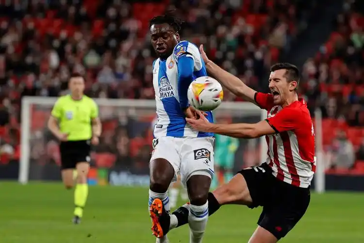 足球西甲联赛毕尔巴鄂竞技胜西班牙人