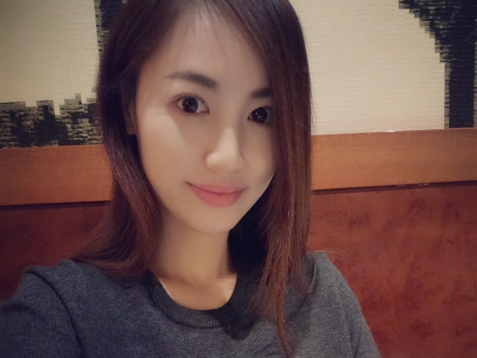 王宝强新女友冯清现身素颜出镜网友这是准备结婚了吧