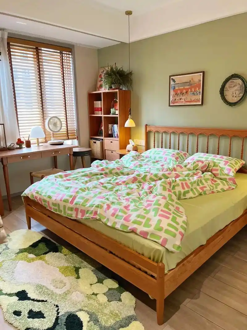 15平小卧室被我布置的满满当当,美翻 了