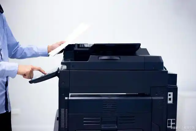 毕竟现在随处可见打印店,出门散步的功夫顺便就把文件打印出来了.