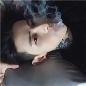 帅气超拽抽烟来呀造作呀男生头像图片回车桌面