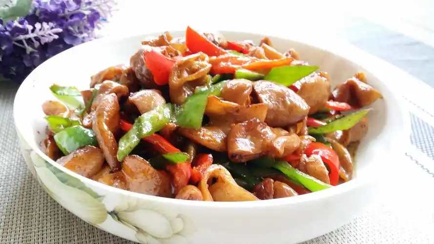 原创炒肥肠加点这个能更好去腥更入味一上桌就被抢光