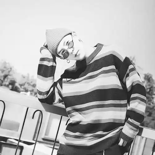 抖音男生头像伤感黑白其实可全网通用