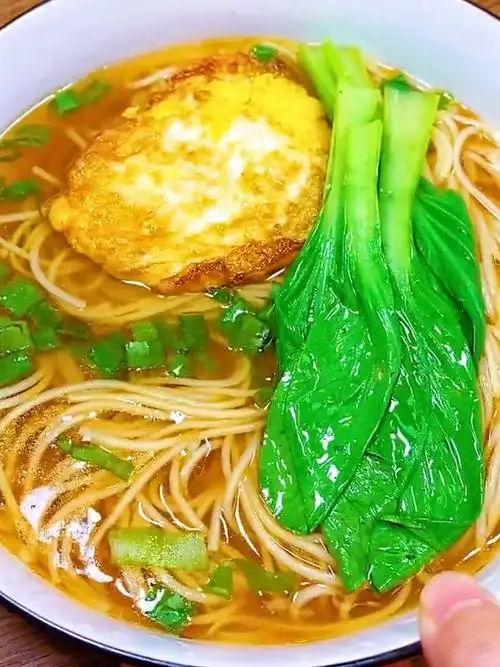 早餐面条最简单的做法5分钟搞定