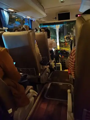 晚上六点半,夜幕已降临,伴随洛阳美丽的夜幕之光乘车返程!