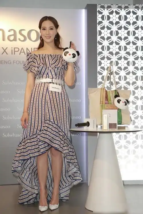 徐子淇真是越来越漂亮一袭一字肩礼服裙满身阔太气质藏不住