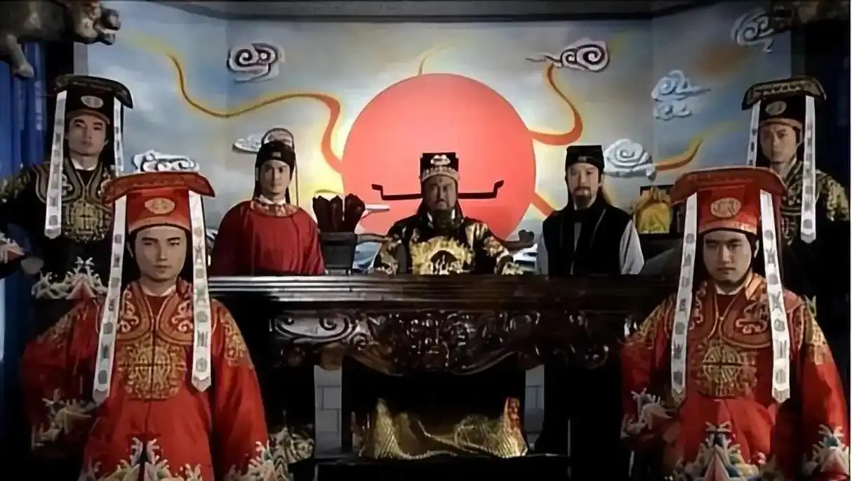 开封有个包青天,铁面无私辨忠奸.明知包公赴了天,依就双膝跪 - 抖音