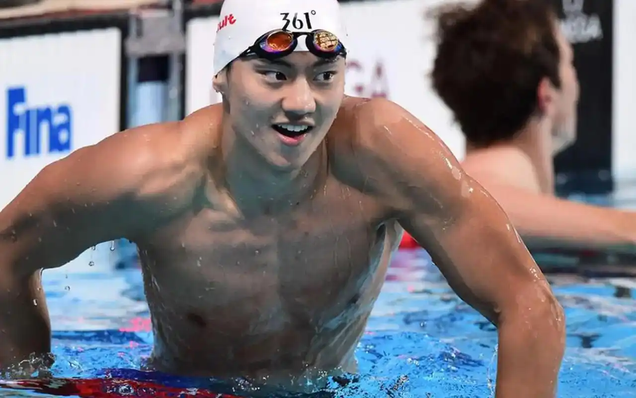 汪顺 虽然也帅但还是忘不了宁泽涛#游泳运动员 #腹肌 - 抖音