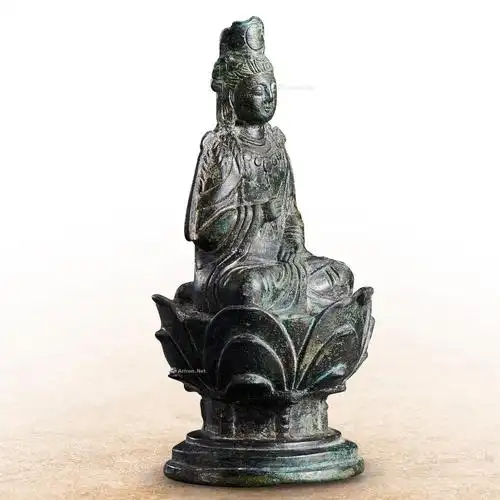 6749 辽 铜莲花座观音