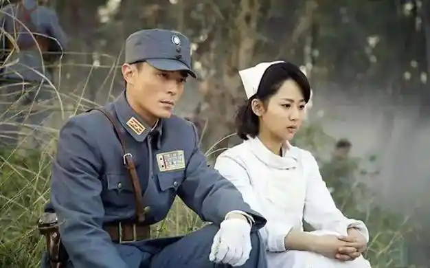 原创霍建华杨紫还是个小孩就演我老婆并给我她的初吻让我很尴尬