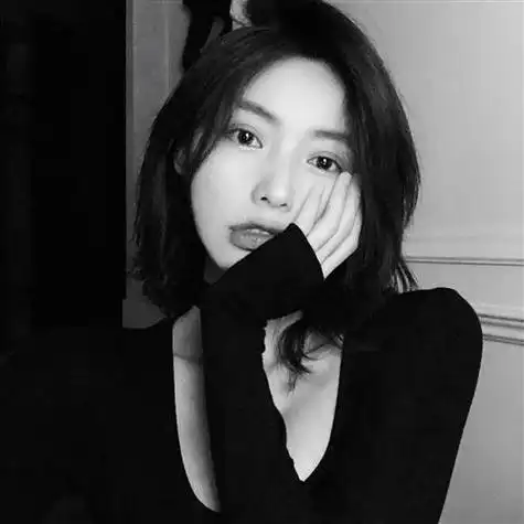 黑白霸气侧脸美女头像