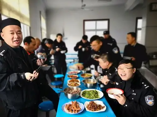 我最放心不下的… ——记市看守所民警的除夕