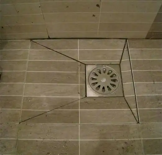 比原来的回字好看多了, 新住我们现在用的地漏一般是方形小地漏,铺在