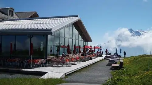 徒步起点的餐厅,今天有苏格兰舞蹈表演 瑞士少女峰