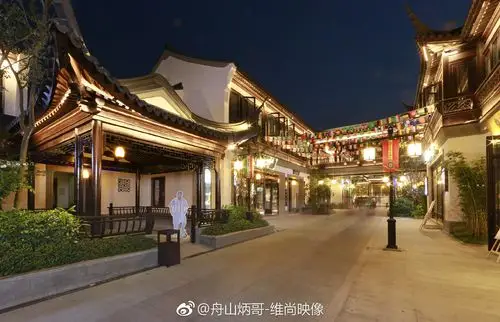 定海古城蓝邻街