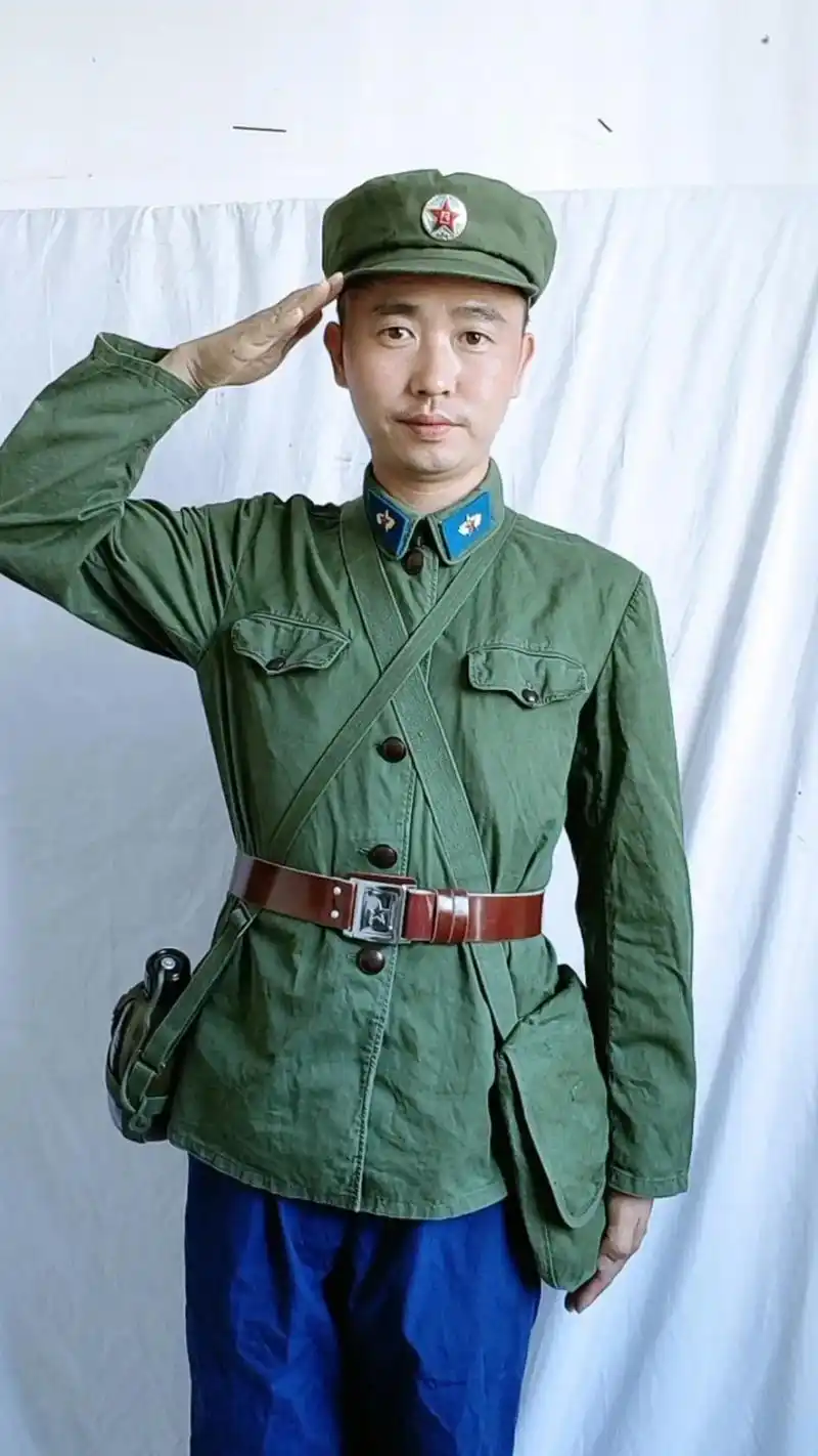 战友们穿过哪一套,老青年八五式服装秀.#老兵#军装#风采依旧 - 抖音