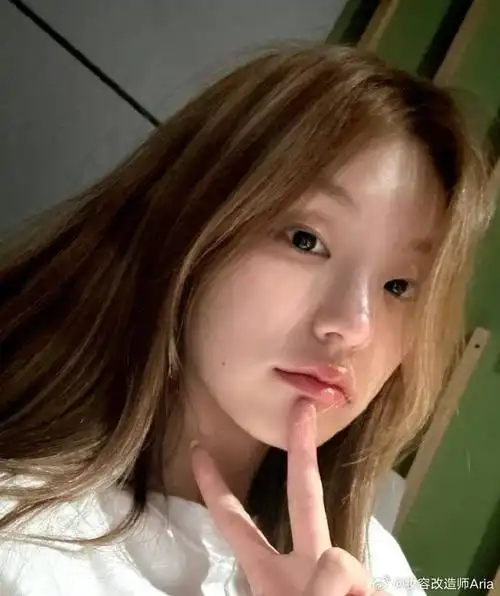 宋雨琦超话原来女爱豆的素颜都这么一般 不带妆根本看不了啊