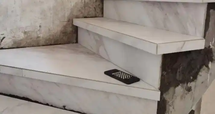 楼梯踏步怎么贴瓷砖