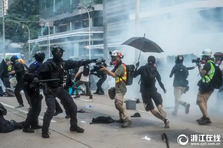 不安之城香港暴乱纪实2019年11月30日090000