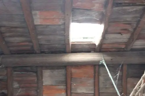 天窗,解决了屋内缺乏光照的问题,还节约了电费.