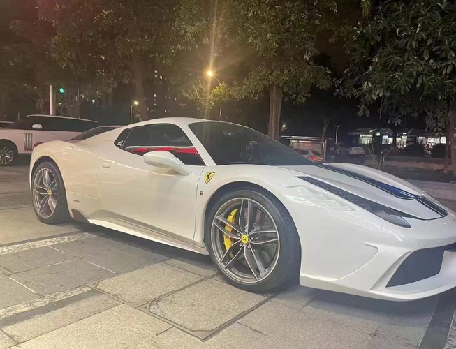 一代经典稀有13年白色法拉利458敞篷