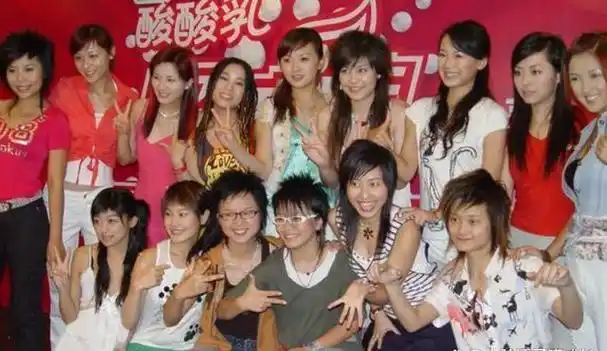 虽然是通过《中国好声音》,《超级女声》和《快乐男声》这些比赛节目