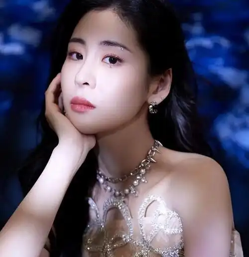 有一种"军师"叫张碧晨,未婚生女4年后,才看懂她的高端棋局