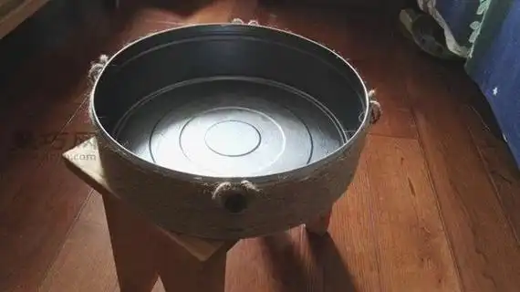 饼干盒变身花盆