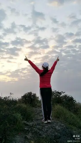 面向朝阳,指点南北,真不是东西!