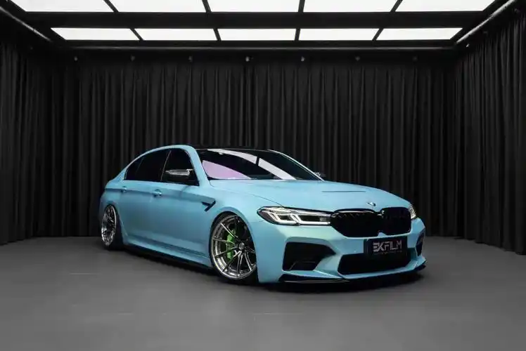 宝马5系梦幻远峰西子蓝改色贴膜