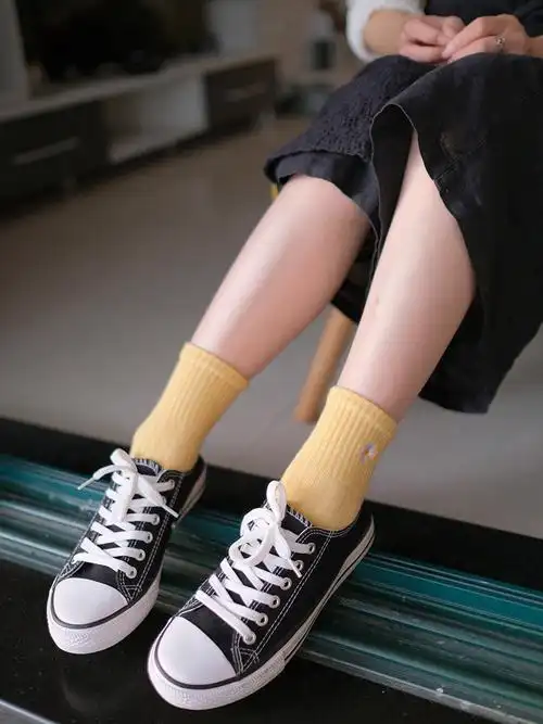 纯色小雏菊五指女生中筒个性可爱春秋网红脚趾短袜