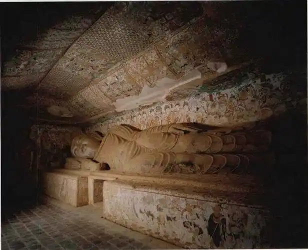 敦煌石窟中唐莫高窟158窟涅盘窟与经变画