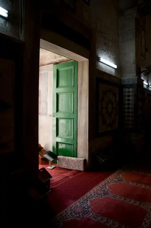 p>阿克萨清真寺是伊斯兰第三大圣寺.