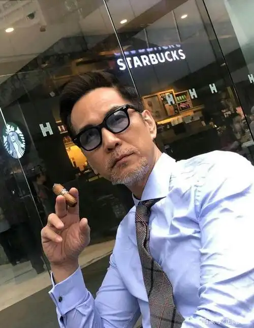 李若彤被赞不老妖精,"尹志平"陈启泰却已两鬓斑白,岁月不饶人啊