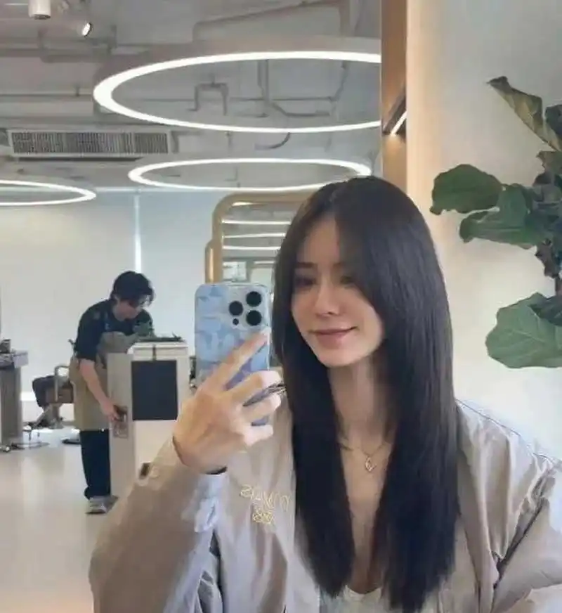 林峰妻子新发型曝光!网友惊呆:瞬间变女神?